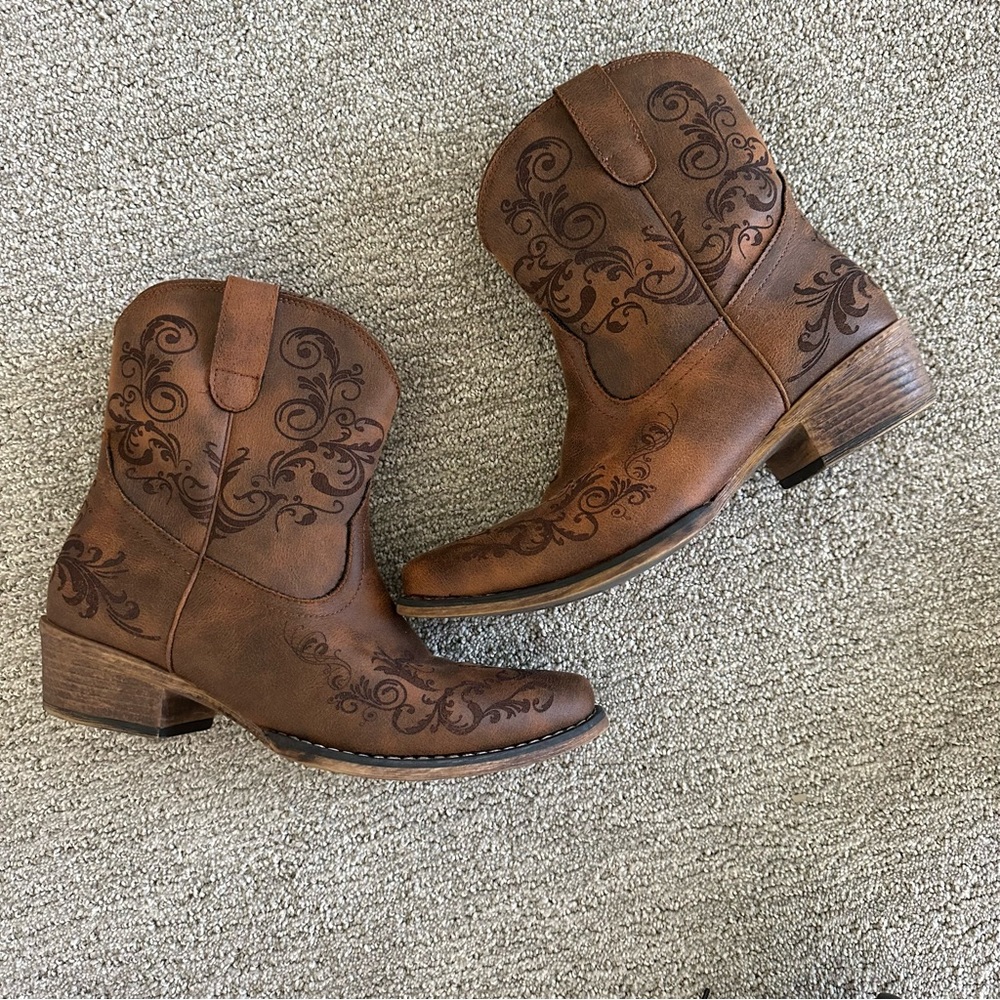 ROPER WOMEN'S SHORT STUFF FASHION BOOTIES - SNIP TOE Brown Size 10 - Picture 2 of 10